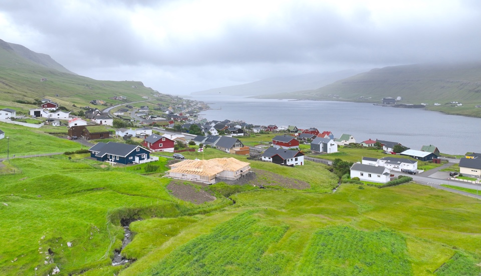 Merkið veitrar yvir nýggj sethús í Brekkulág 19 í Trongisvági