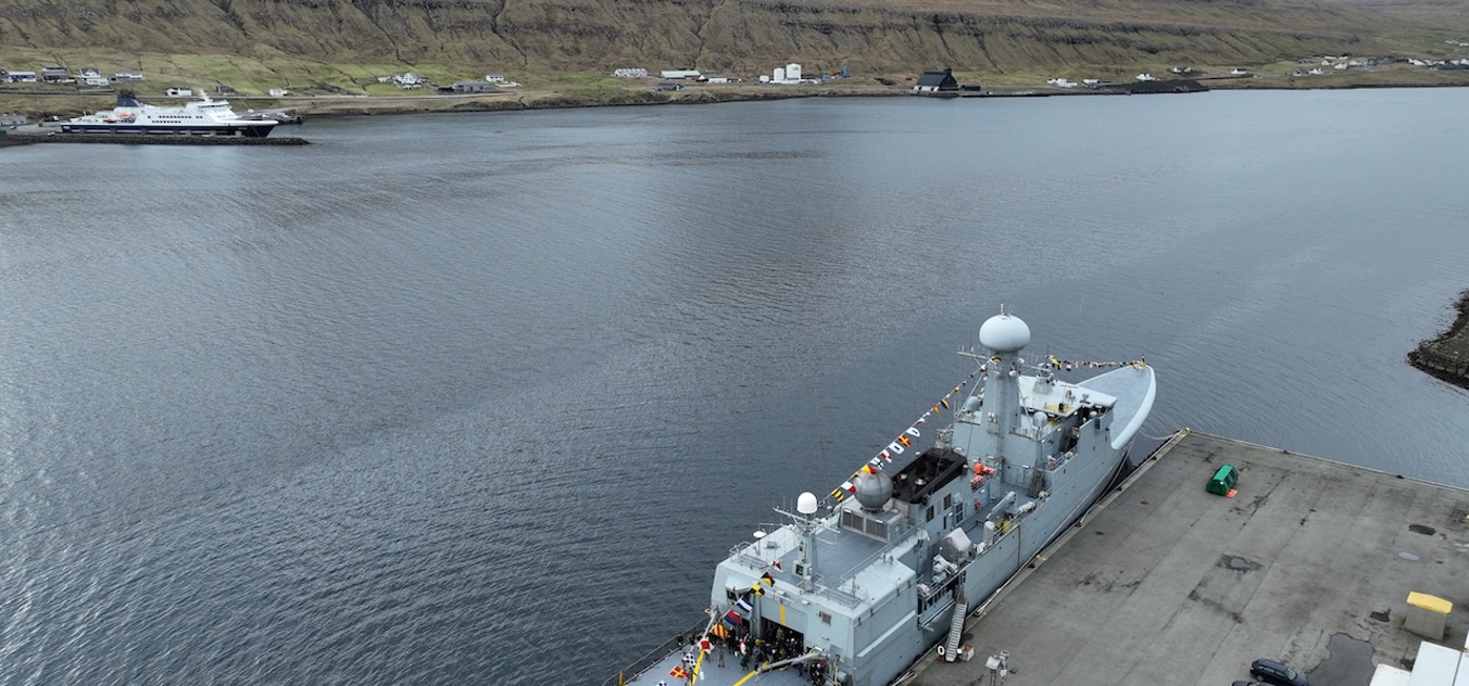 KVØÐA TIL HDMS TRITON & ARTIC KOMMANDO